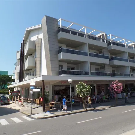Modern Flat 200 M From The Apartment *