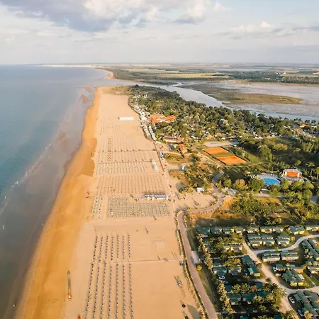 Modern Flat 200 M From The Apartment Bibione